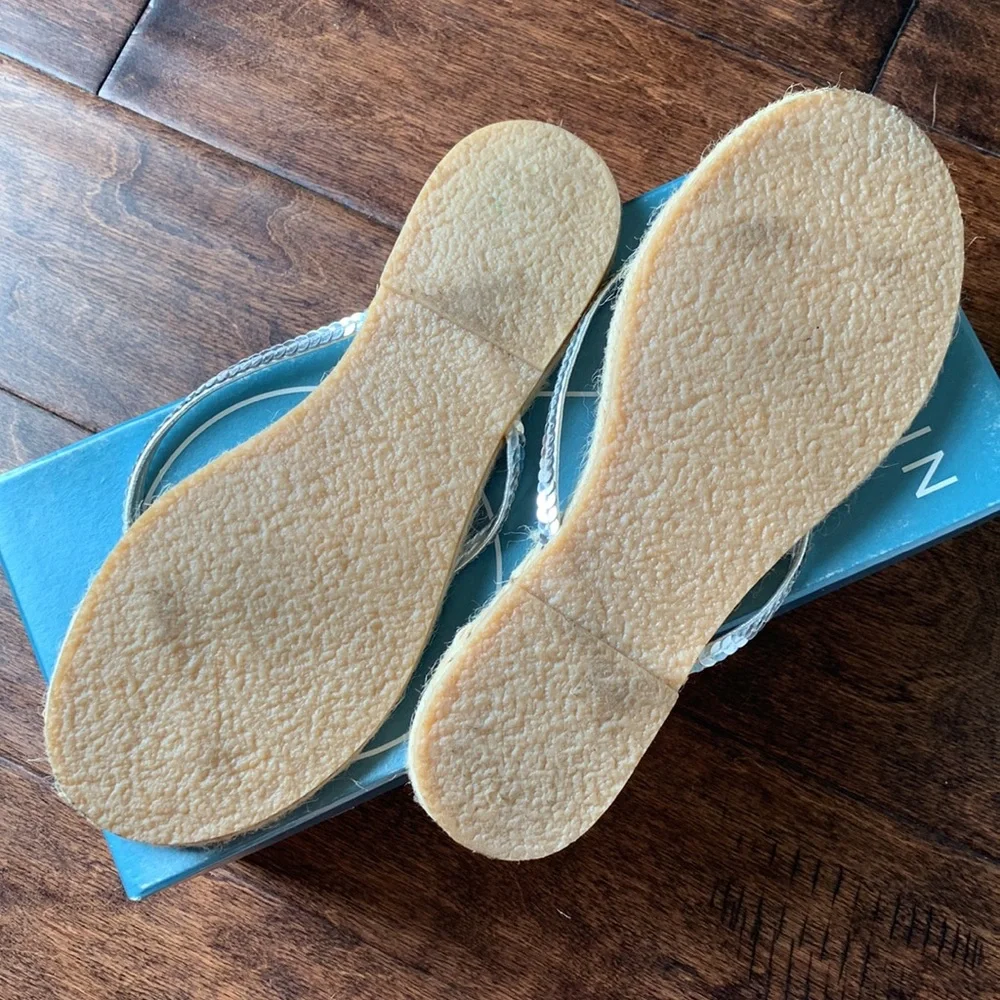NINE WEST Espadrille Metallic Sequins Thong Sandals Size 7.5